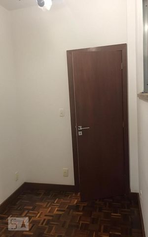 Apartamento à venda com 160m², 3 quartos e 2 vagas Apartamento à venda com 160m², 3 quartos e 2 vagasQuarto Empregada