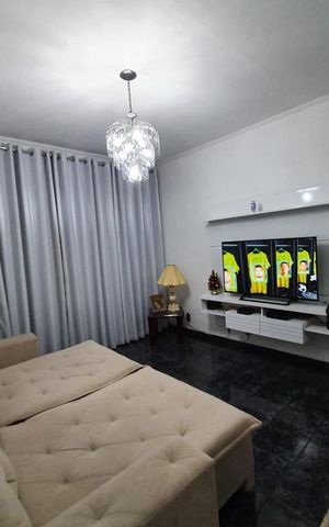 Casa à venda com 180m², 2 quartos e 5 vagas Casa à venda com 180m², 2 quartos e 5 vagasSala