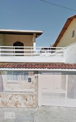 Casa à venda com 180m², 2 quartos e 5 vagas Casa à venda com 180m², 2 quartos e 5 vagasFrente da casa