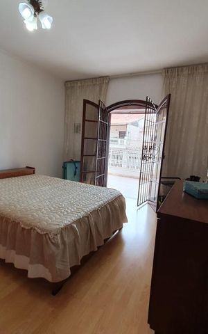 Casa à venda com 180m², 2 quartos e 5 vagas Casa à venda com 180m², 2 quartos e 5 vagasQuarto 1