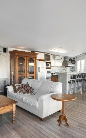 Apartamento para alugar com 150m², 3 quartos e 1 vaga Apartamento para alugar com 150m², 3 quartos e 1 vagaSala e cozinha