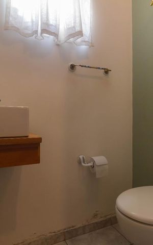 Casa à venda com 224m², 4 quartos e 3 vagas Casa à venda com 224m², 4 quartos e 3 vagasLavabo