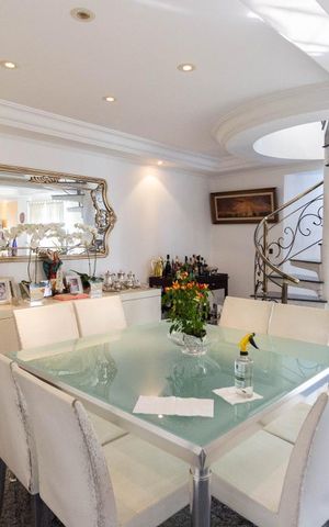 Apartamento à venda com 425m², 4 quartos e 7 vagas Apartamento à venda com 425m², 4 quartos e 7 vagasSala de Jantar