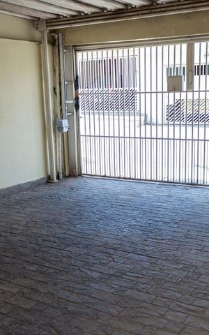 Casa à venda com 180m², 4 quartos e 2 vagasGaragem