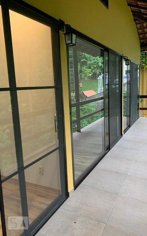 Casa de condomínio à venda com 180m², 4 quartos e sem vaga Casa de condomínio à venda com 180m², 4 quartos e sem vagaÁrea externa dos quartos