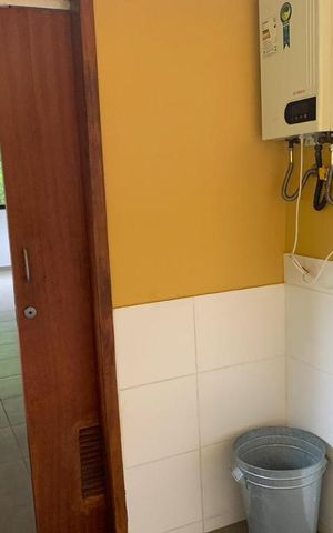 Casa de condomínio à venda com 180m², 4 quartos e sem vaga Casa de condomínio à venda com 180m², 4 quartos e sem vagaÁrea de serviço