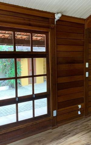 Casa de condomínio à venda com 180m², 4 quartos e sem vaga Casa de condomínio à venda com 180m², 4 quartos e sem vagaSala