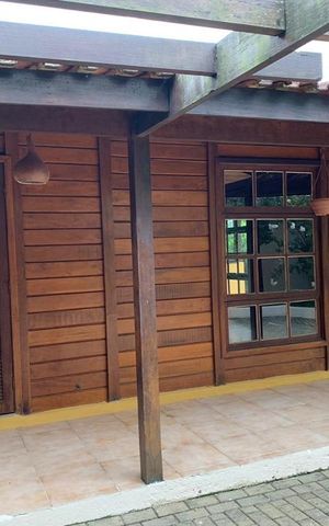 Casa de condomínio à venda com 180m², 4 quartos e sem vaga Casa de condomínio à venda com 180m², 4 quartos e sem vagaÁrea de fora