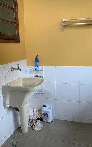 Casa de condomínio à venda com 180m², 4 quartos e sem vaga Casa de condomínio à venda com 180m², 4 quartos e sem vagaÁrea de serviço