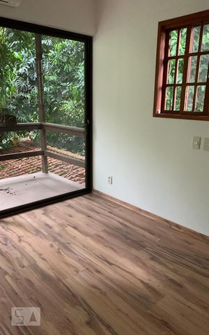 Casa de condomínio à venda com 180m², 4 quartos e sem vaga Casa de condomínio à venda com 180m², 4 quartos e sem vagaQuarto 1