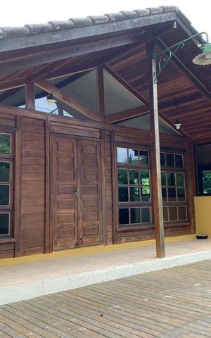 Casa de condomínio à venda com 180m², 4 quartos e sem vaga