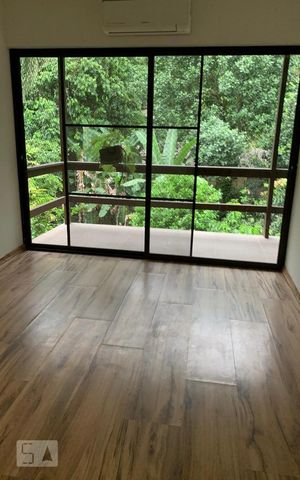 Casa de condomínio à venda com 180m², 4 quartos e sem vaga Casa de condomínio à venda com 180m², 4 quartos e sem vagaQuarto 3