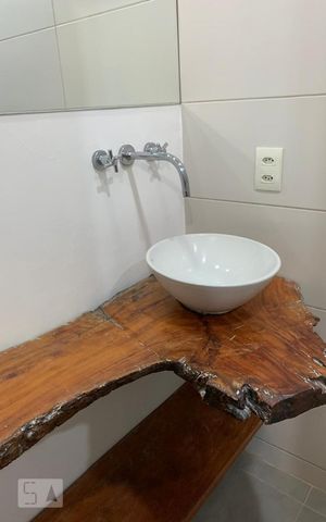 Casa de condomínio à venda com 180m², 4 quartos e sem vaga Casa de condomínio à venda com 180m², 4 quartos e sem vagaLavabo