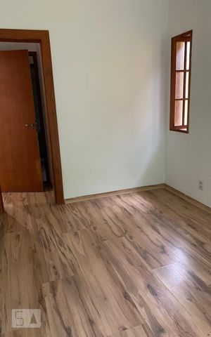 Casa de condomínio à venda com 180m², 4 quartos e sem vaga Casa de condomínio à venda com 180m², 4 quartos e sem vagaQuarto 2