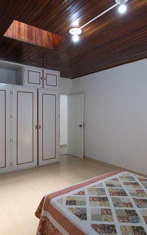 Casa à venda com 175m², 2 quartos e 2 vagas Casa à venda com 175m², 2 quartos e 2 vagasSuíte