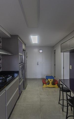 Apartamento à venda com 180m², 4 quartos e 3 vagas Apartamento à venda com 180m², 4 quartos e 3 vagasCozinha