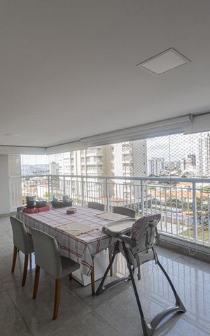 Apartamento à venda com 180m², 4 quartos e 3 vagas Apartamento à venda com 180m², 4 quartos e 3 vagasVaranda gourmet