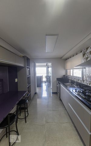Apartamento à venda com 180m², 4 quartos e 3 vagas Apartamento à venda com 180m², 4 quartos e 3 vagasCozinha