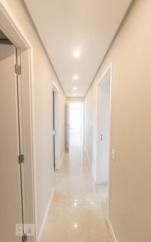 Apartamento à venda com 180m², 4 quartos e 3 vagas Apartamento à venda com 180m², 4 quartos e 3 vagasCorredor