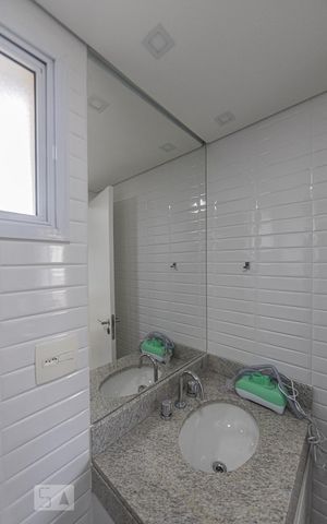Apartamento à venda com 180m², 4 quartos e 3 vagas Apartamento à venda com 180m², 4 quartos e 3 vagasBanheiro Suite 1