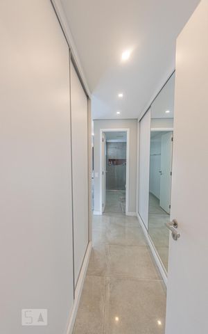 Apartamento à venda com 180m², 4 quartos e 3 vagas Apartamento à venda com 180m², 4 quartos e 3 vagasSuite 3