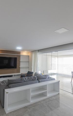 Apartamento à venda com 180m², 4 quartos e 3 vagas Apartamento à venda com 180m², 4 quartos e 3 vagasSala