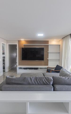 Apartamento à venda com 180m², 4 quartos e 3 vagas Apartamento à venda com 180m², 4 quartos e 3 vagasSala
