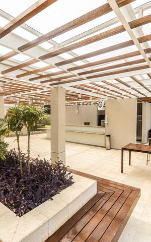 Apartamento à venda com 180m², 4 quartos e 3 vagas Apartamento à venda com 180m², 4 quartos e 3 vagasÁrea comum - Churrasqueira