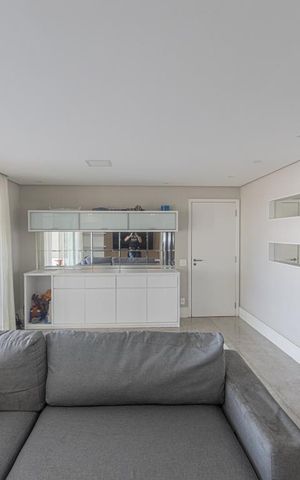 Apartamento à venda com 180m², 4 quartos e 3 vagas Apartamento à venda com 180m², 4 quartos e 3 vagasSala
