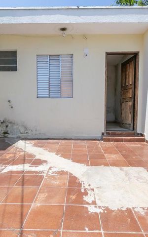 Casa para alugar com 140m², 2 quartos e 2 vagasQuintal