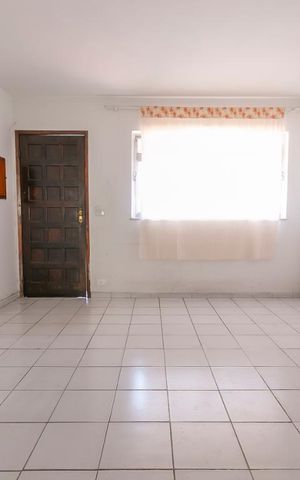 Casa para alugar com 140m², 2 quartos e 2 vagasSala