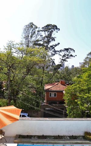 Casa à venda com 500m², 6 quartos e 5 vagasVista da Suíte 2