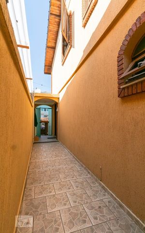 Casa para alugar com 138m², 3 quartos e 5 vagasCorredor Externo