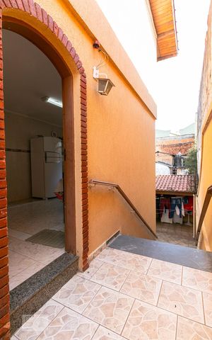 Casa para alugar com 138m², 3 quartos e 5 vagasCorredor Externo