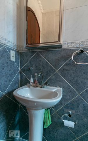 Casa para alugar com 138m², 3 quartos e 5 vagasBanheiro 3 - Pia