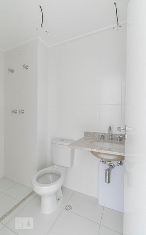 Apartamento à venda com 66m², 2 quartos e 1 vagaSuíte - Banheiro