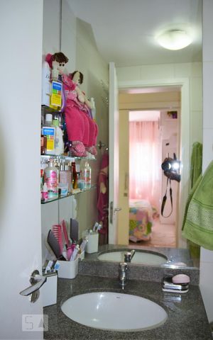 Apartamento à venda com 55m², 2 quartos e 1 vagaBanheiro Corredor