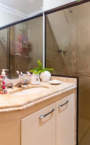 Apartamento à venda com 183m², 3 quartos e 3 vagas Apartamento à venda com 183m², 3 quartos e 3 vagasBanheiro da Suíte 1