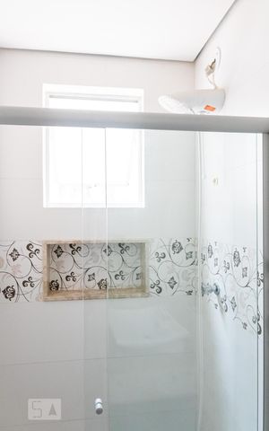 Casa de condomínio para alugar com 94m², 3 quartos e 2 vagas Casa de condomínio para alugar com 94m², 3 quartos e 2 vagasBanheiro da Suíte