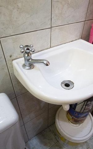 Casa à venda com 174m², 4 quartos e 2 vagasBanheiro