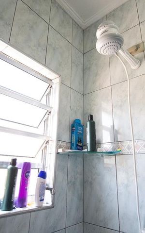 Casa à venda com 174m², 4 quartos e 2 vagasBanheiro
