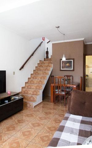 Casa à venda com 174m², 4 quartos e 2 vagasSala