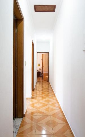 Casa à venda com 174m², 4 quartos e 2 vagasCorredor