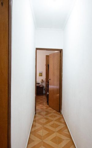 Casa à venda com 174m², 4 quartos e 2 vagasCorredor