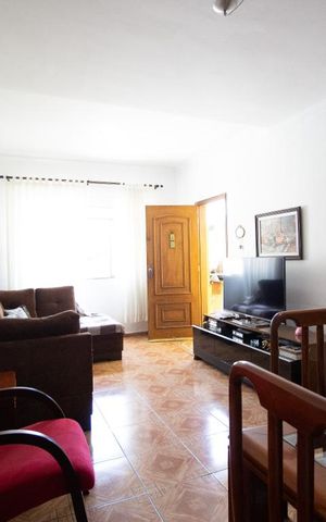 Casa à venda com 174m², 4 quartos e 2 vagasSala