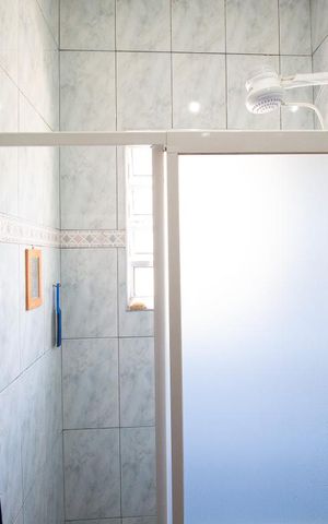 Casa à venda com 174m², 4 quartos e 2 vagasBanheiro