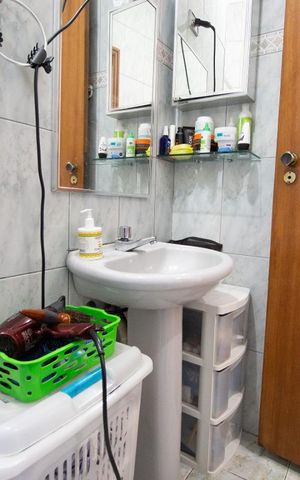 Casa à venda com 174m², 4 quartos e 2 vagasBanheiro