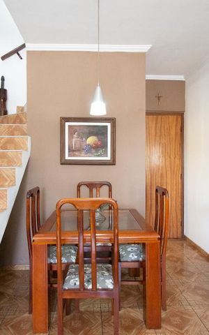 Casa à venda com 174m², 4 quartos e 2 vagasSala