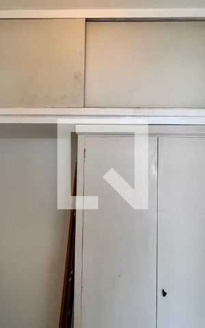 Apartamento à venda com 126m², 4 quartos e 2 vagas Apartamento à venda com 126m², 4 quartos e 2 vagasQuarto de Serviço