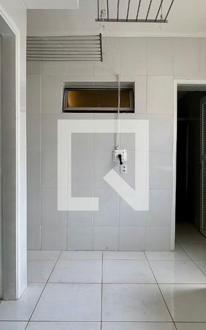 Apartamento à venda com 126m², 4 quartos e 2 vagas Apartamento à venda com 126m², 4 quartos e 2 vagasÁrea de Serviço